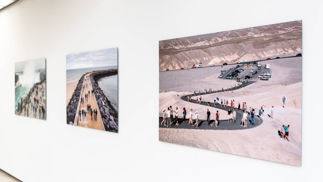 Drei Fotos von Rainer Zerback aus der Serie "Places of Interest" - von rechts nach links - Zabriskie Point, Oostende und Niagarafälle