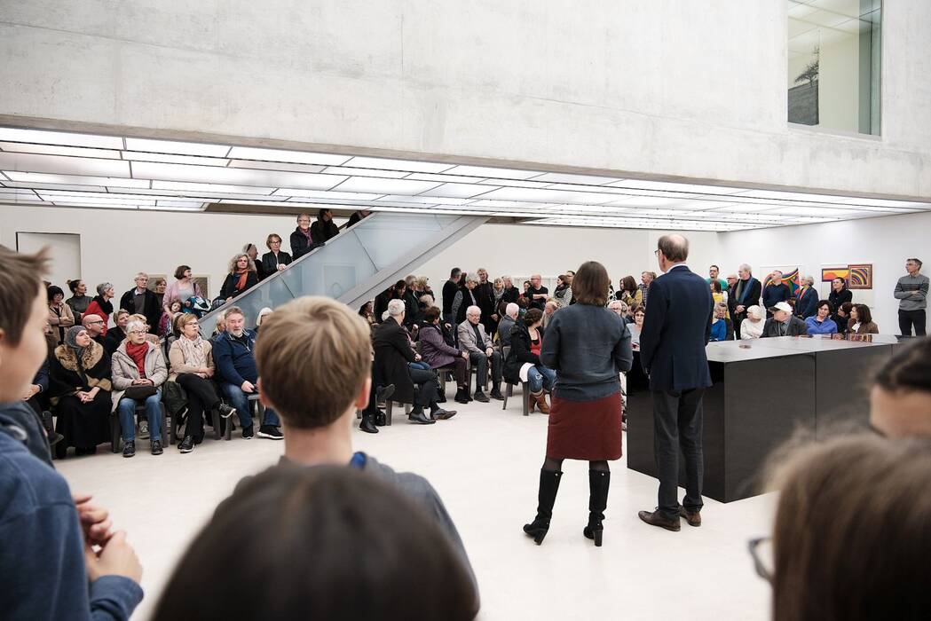 Publikum bei der Vernissage der Ausstellung "Sol LeWitt - stein reich" am Sonntag, 17. November 2019